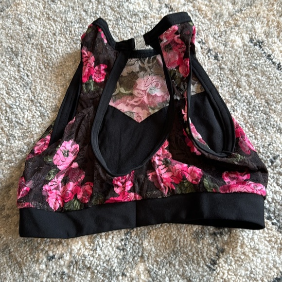 Details Dancewear Set - Picture 6 of 6